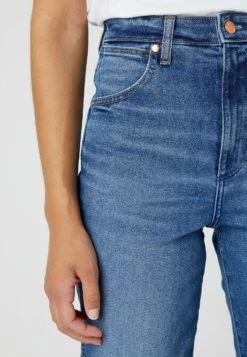 Wrangler Mom - Straight Leg Jeans - Smoke Sea -Wrangler 99e57e6790b04bb2ac6f9d6abdd95161