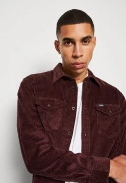 Wrangler Two Flap Pocket Shirt - Overhemd - Aubergine -Wrangler 9a2da08b71b64a049d3ac22fcce79191