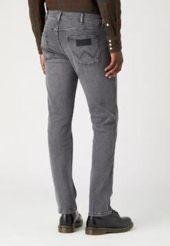 Wrangler Greensboro - Straight Leg Jeans - In Space -Wrangler 9aaf23cddde34437a36474b7fe6c02d2