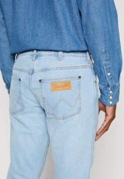 Wrangler Greensboro - Straight Leg Jeans - Blue Waves -Wrangler 9de01a2224c44695bd9db82385ced72d