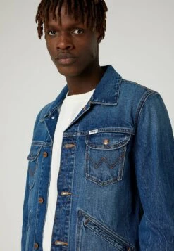Wrangler Mj - Spijkerjas - New Light 10 Wrangler Mj - Spijkerjas - New Light -Wrangler 9f78fb15b4d34bc087fc74466cbb344c