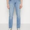 Wrangler Greensboro - Straight Leg Jeans - Light Blue Demin