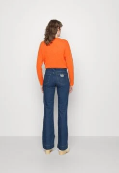 Wrangler Flared Jeans - Diona -Wrangler adcecdb5e13240df9e4205eadb79545a