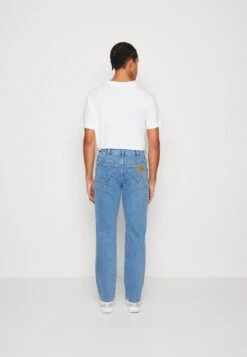 Wrangler Texas - Straight Leg Jeans - Good Shot 10 Wrangler Texas - Straight Leg Jeans - Good Shot -Wrangler aecaa282dd1f406c99ba57f6a6ef111c