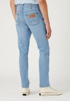 Wrangler Larston - Straight Leg Jeans - The Gringo 10 Wrangler Larston - Straight Leg Jeans - The Gringo -Wrangler af55e146e8ae476cbc6959166a138e33