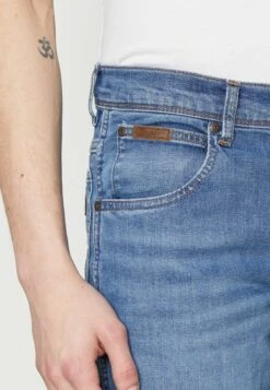 Wrangler Texas - Straight Leg Jeans - New Light 11 Wrangler Texas - Straight Leg Jeans - New Light -Wrangler b09ffe63a860414eb275caa936c89389