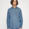 Wrangler Leon - Overhemd - Washed Indigo -Wrangler b4ffe5bdea044a3cb897f0bb74c1a775