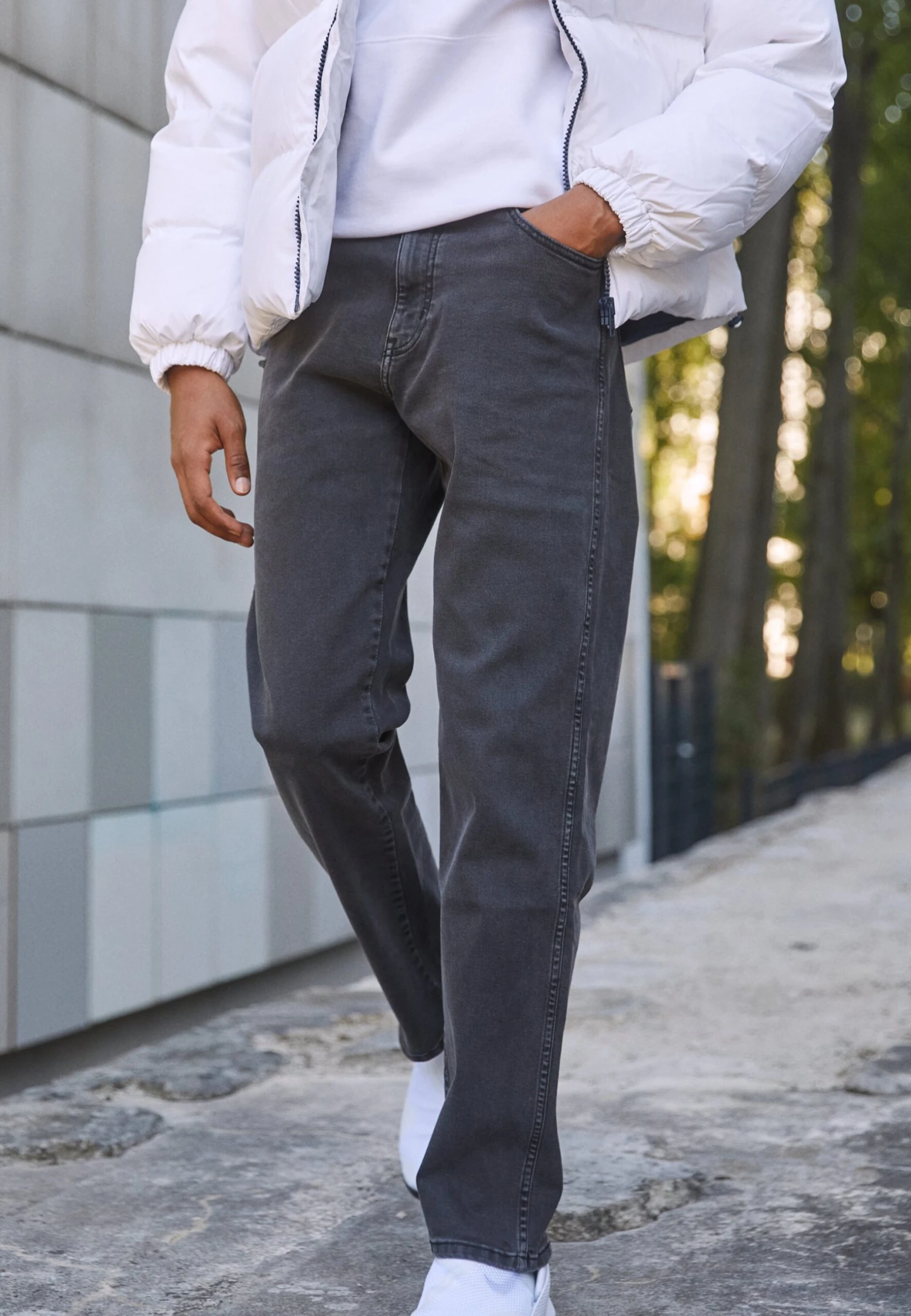 Wrangler Frontier - Relaxed Fit Jeans - Grey Denim 3 Wrangler Frontier - Relaxed Fit Jeans - Grey Denim