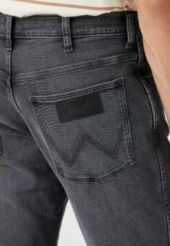 Wrangler River - Slim Fit Jeans - Blackout -Wrangler b7effcc4aac84b49b5d9090fa1b8815c