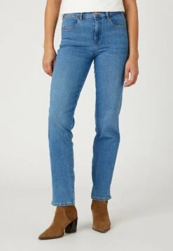 Wrangler Straight Leg Jeans - Aurelia