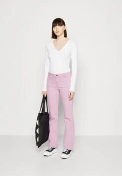 Wrangler Flare - Broek - Smokey Grape -Wrangler b8bf14742703418e96e216c918400508