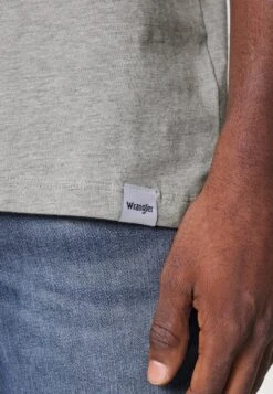 Wrangler 2 Pack - T-Shirt Basic - Mid Grey Melee -Wrangler ba3199e4d02849bcbbc37ddec0f43369