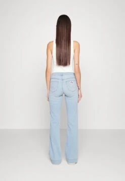 Wrangler Flared Jeans - West Coast -Wrangler c2d3ae91a0a24c6191d9acd1f49f30bb