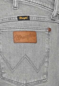 Wrangler Greensboro - Straight Leg Jeans - Soft Smoke -Wrangler c56b19370fe344b3b4ca09baf65cde0f