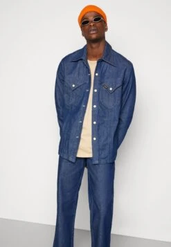 Wrangler Leon Loose Flare - Flared Jeans - Rinse -Wrangler c6bccba833724580aaeed19f6097d09d