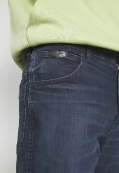 Wrangler Texas - Straight Leg Jeans - Arm Strong -Wrangler ca08209524b74fb0bd7a0e9617384a9f