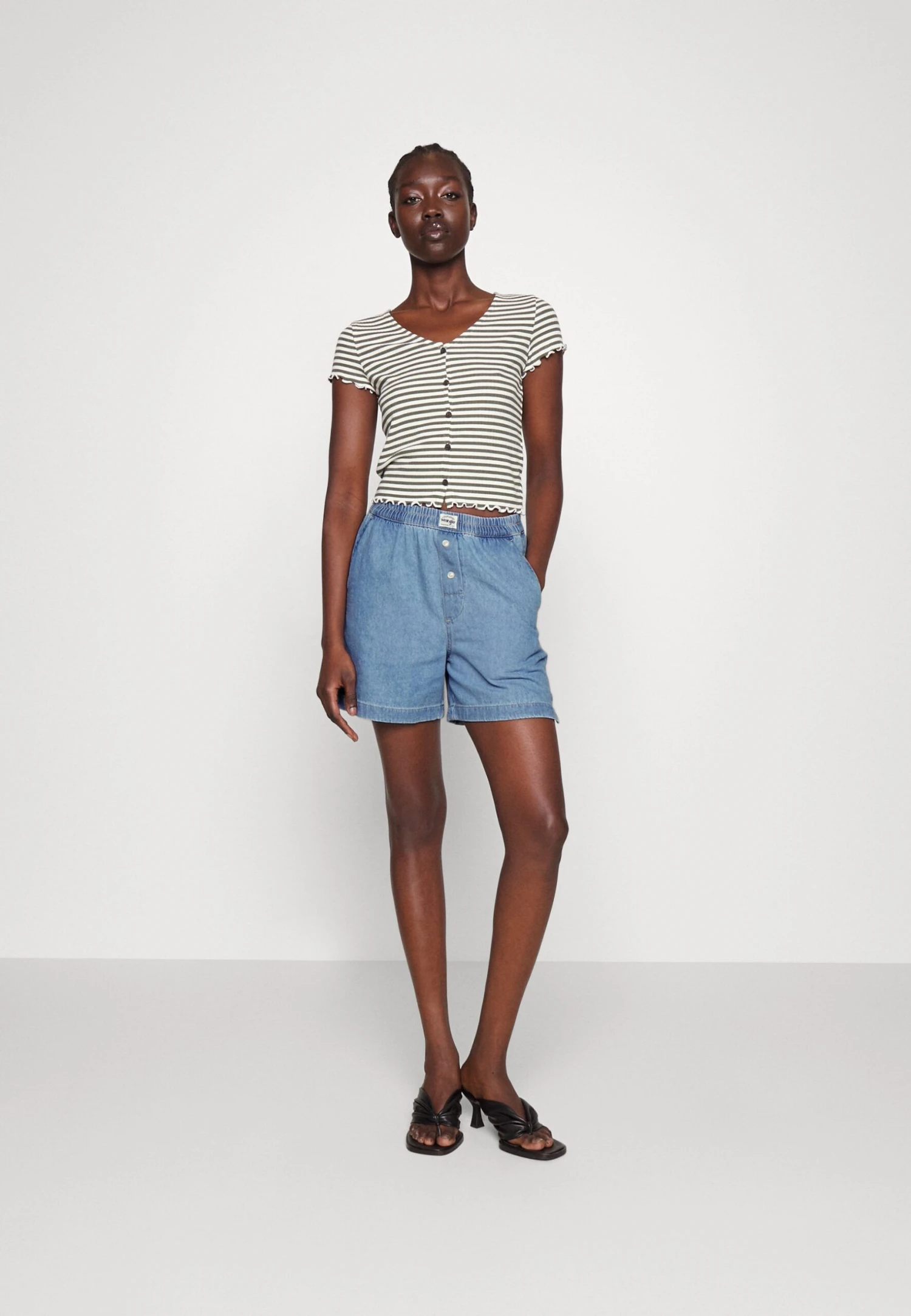 Wrangler Boxer - Jeansshort - Light Stonewash 4 Wrangler Boxer - Jeansshort - Light Stonewash - Afbeelding 2