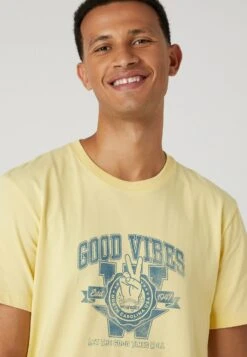 Wrangler Varsity - T-Shirt Print - Pineapple Slice -Wrangler cabc46bc34cd443fb7b26a3b1d3fa449