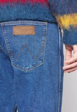 Wrangler Greensboro - Slim Fit Jeans - Friday Blues -Wrangler cadcaec63dad4214aded6e2de7043f26