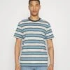 Wrangler Stripe Tee - T-Shirt Print - Pearl Blue 1 Wrangler Stripe Tee - T-Shirt Print - Pearl Blue -Wrangler d3aa904e7e7e4eef8d151ea20cb47339