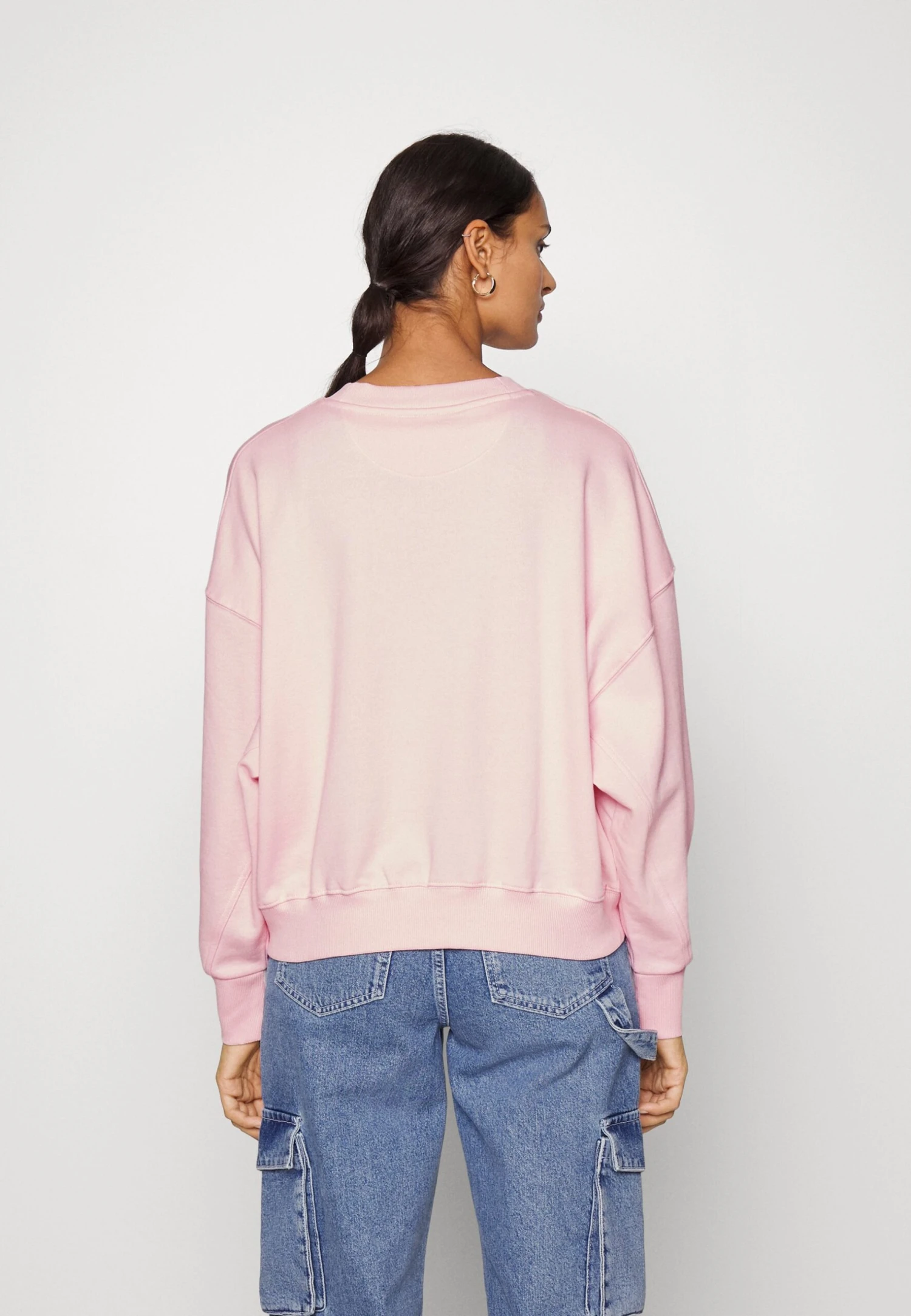 Wrangler Relaxed - Sweater - Chalk Pink 4 Wrangler Relaxed - Sweater - Chalk Pink - Afbeelding 3