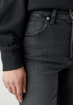 Wrangler Mom- Straight Leg Jeans - Heart Breaker -Wrangler df892912ba5b42c088ff604d57c2886d