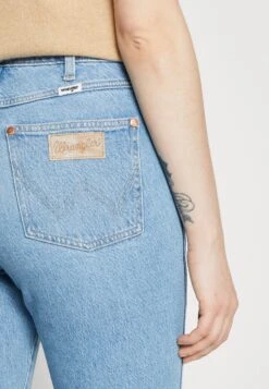 Wrangler Walker - Straight Leg Jeans - Supertubes 13 Wrangler Walker - Straight Leg Jeans - Supertubes -Wrangler e129b2c85484403f9fd919094ed6139c