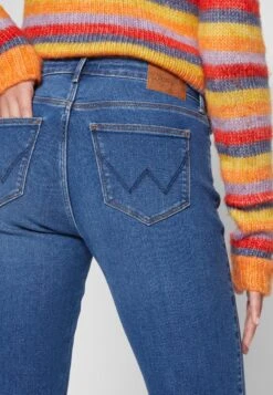 Wrangler Bootcut Jeans - Blau -Wrangler e3df45cea41b46ddbe545a6dbfbe160f