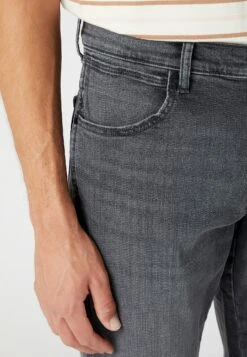 Wrangler River - Slim Fit Jeans - Blackout -Wrangler e7b1da2e17f44754879e02514868cf62