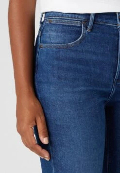 Wrangler Slim Fit Jeans - Authentic Love -Wrangler e7d30520d2e94e84ab7b0f714935f194