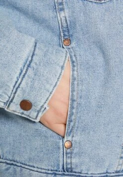 Wrangler Padded Trucker - Spijkerjas - Scare Crow 13 Wrangler Padded Trucker - Spijkerjas - Scare Crow -Wrangler ee1d6fb8c2204cb28c60655e03196a4f