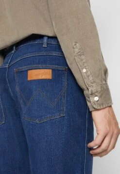 Wrangler Frontier - Relaxed Fit Jeans - Dancing Water 15 Wrangler Frontier - Relaxed Fit Jeans - Dancing Water -Wrangler ee7c834ebaf6493a92a40f3f969403ab