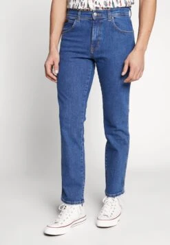 Wrangler Texas - Straight Leg Jeans - Best Rocks