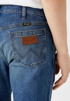 Wrangler GREENSBORO - Straight Leg Jeans 10 Wrangler GREENSBORO - Straight Leg Jeans -Wrangler f3568187c1514fa1a64f0b830aab8eaa