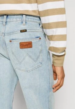 Wrangler Fox - Bootcut Jeans - Sunfade -Wrangler f406bbac00c146babb6978d4693c6b02