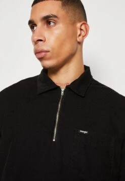 Wrangler Half Zip Shirt Corduroy - Overhemd - Black -Wrangler f9e2069bab074201ad595d78e0a9c6a5