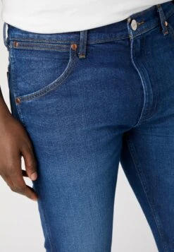 Wrangler 11Mwz - Straight Leg Jeans - Far Away 10 Wrangler 11Mwz - Straight Leg Jeans - Far Away -Wrangler ffd6019d8d7944b3b7b8f4d0bf8f8977